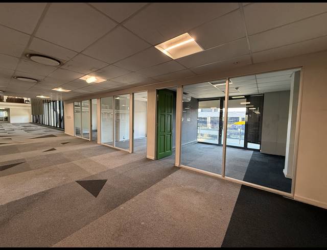 2,746M² OFFICE TO LET IN PARKTOWN